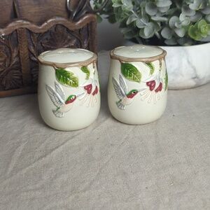 Vintage Otagiri Hummingbird Salt and Pepper Shakers Hand Crafted Ceramic Set